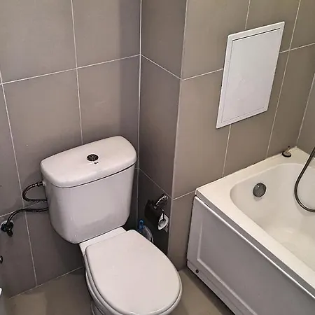 Mida Eh Apartment *