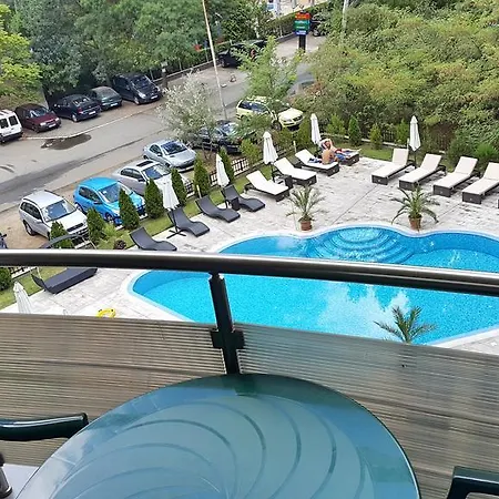 Mida Eh Apartment *