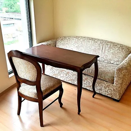 Mida Eh Apartment