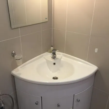 Mida Eh Apartment