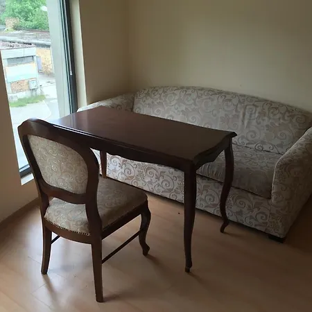 Mida Eh Apartment *